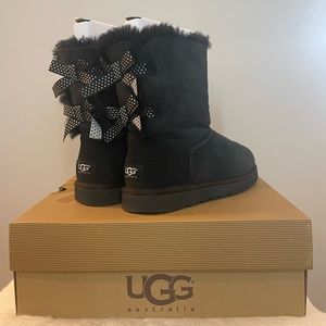 CUSTOM BAILEY BOW BLACK UGGS